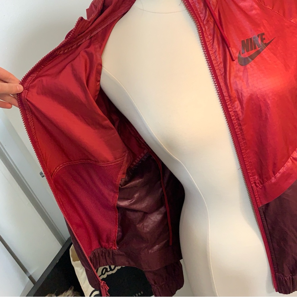 Nike Red and Burgundy Windbreaker Jacket - Picture 9 of 10